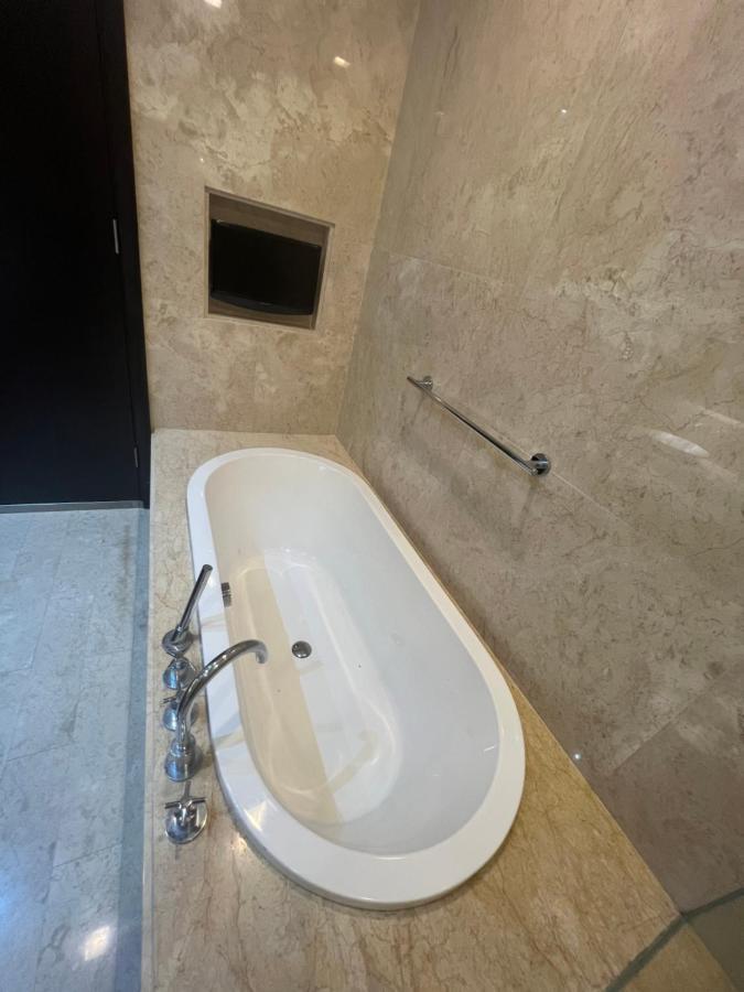 2Beds Seaview Straits Quay Comes With Carpark And Hothub Bagan Jermal ภายนอก รูปภาพ